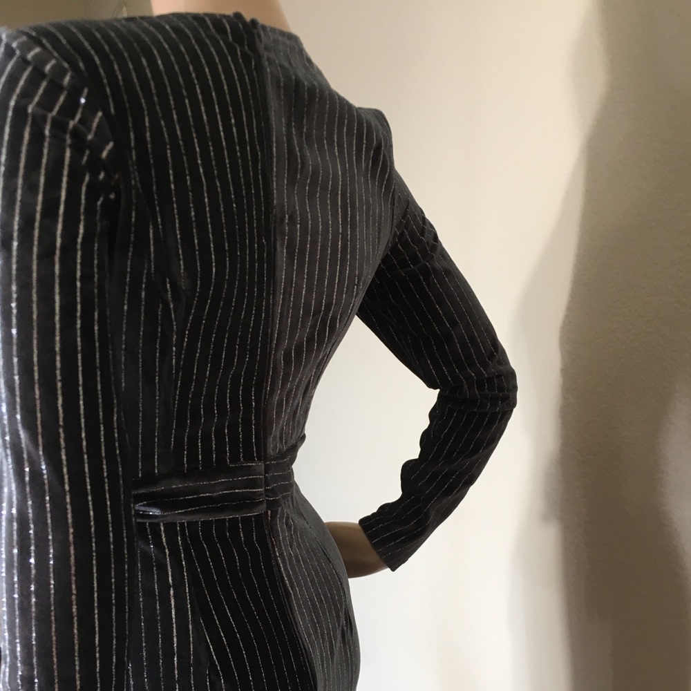 💎Host Pick x2🎉Gray Velvet Wrap Dress - Picture 9 of 11